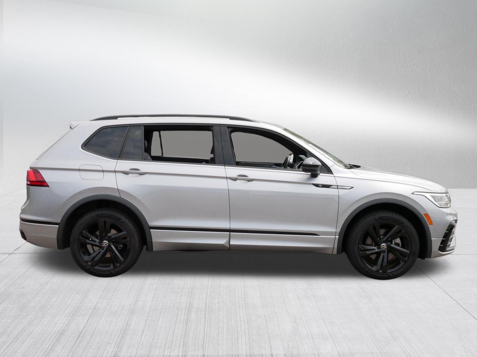 Certified 2023 Volkswagen Tiguan SE R-Line AWD/4WD image 8