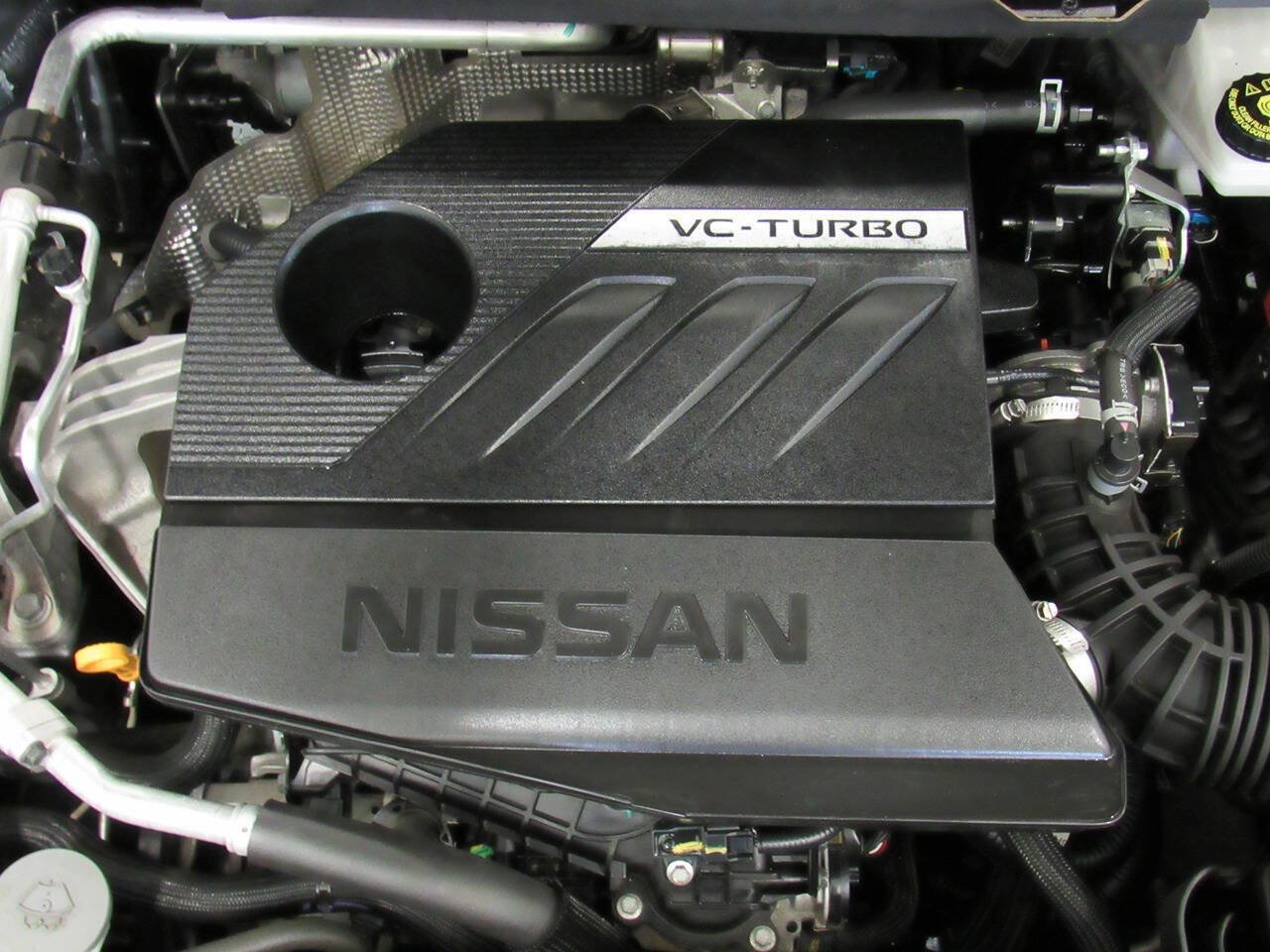 Used 2023 Nissan Rogue S AWD/4WD image 22