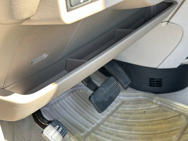 Used 2004 Nissan Quest SE w/ (SEA) Seat Pkg FWD image 28