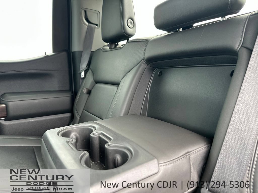 Used 2020 GMC Sierra 1500 SLT w/ Driver Alert Package II AWD/4WD image 16