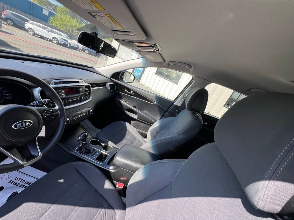 Used 2016 Kia Sorento L image 11