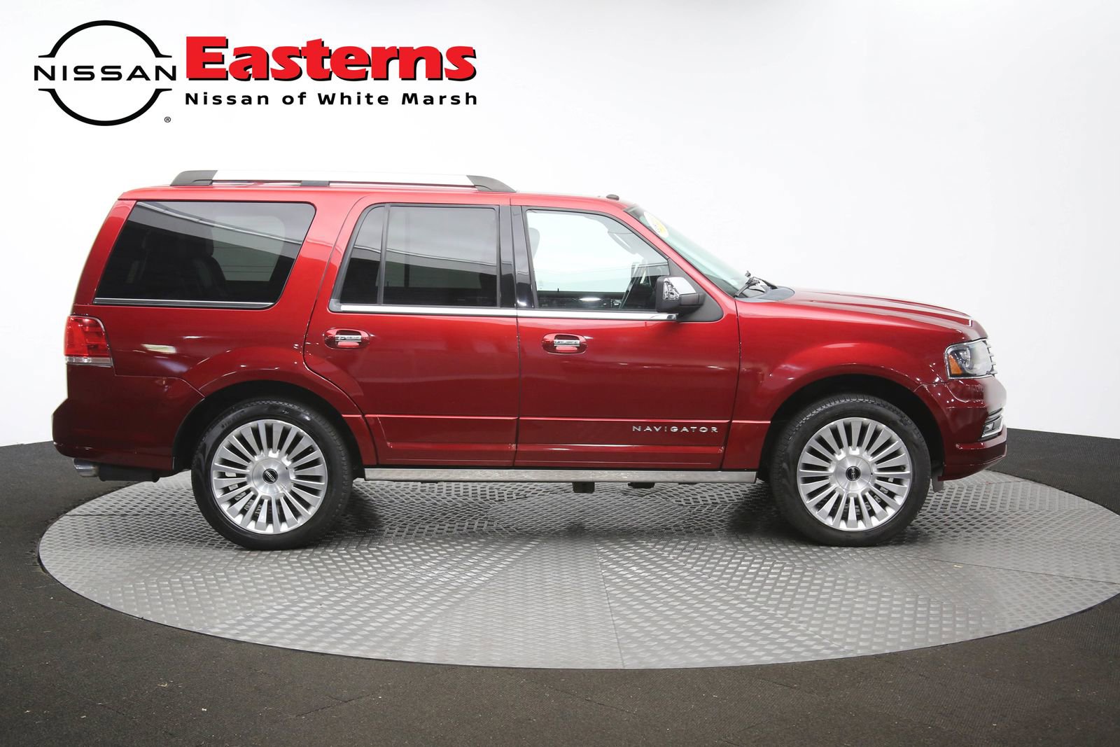 Used 2016 Lincoln Navigator Reserve AWD/4WD image 48
