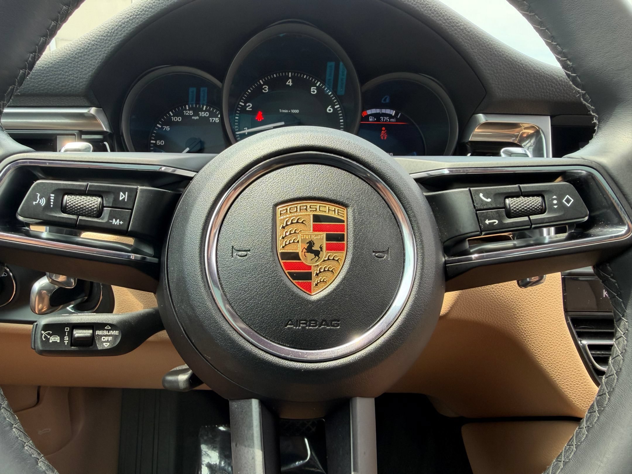 Certified 2023 Porsche Macan AWD/4WD image 32