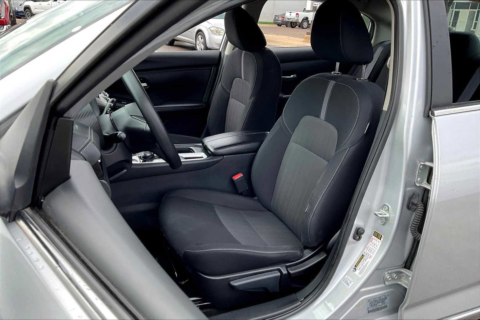 Used 2023 Nissan Sentra SV image 7