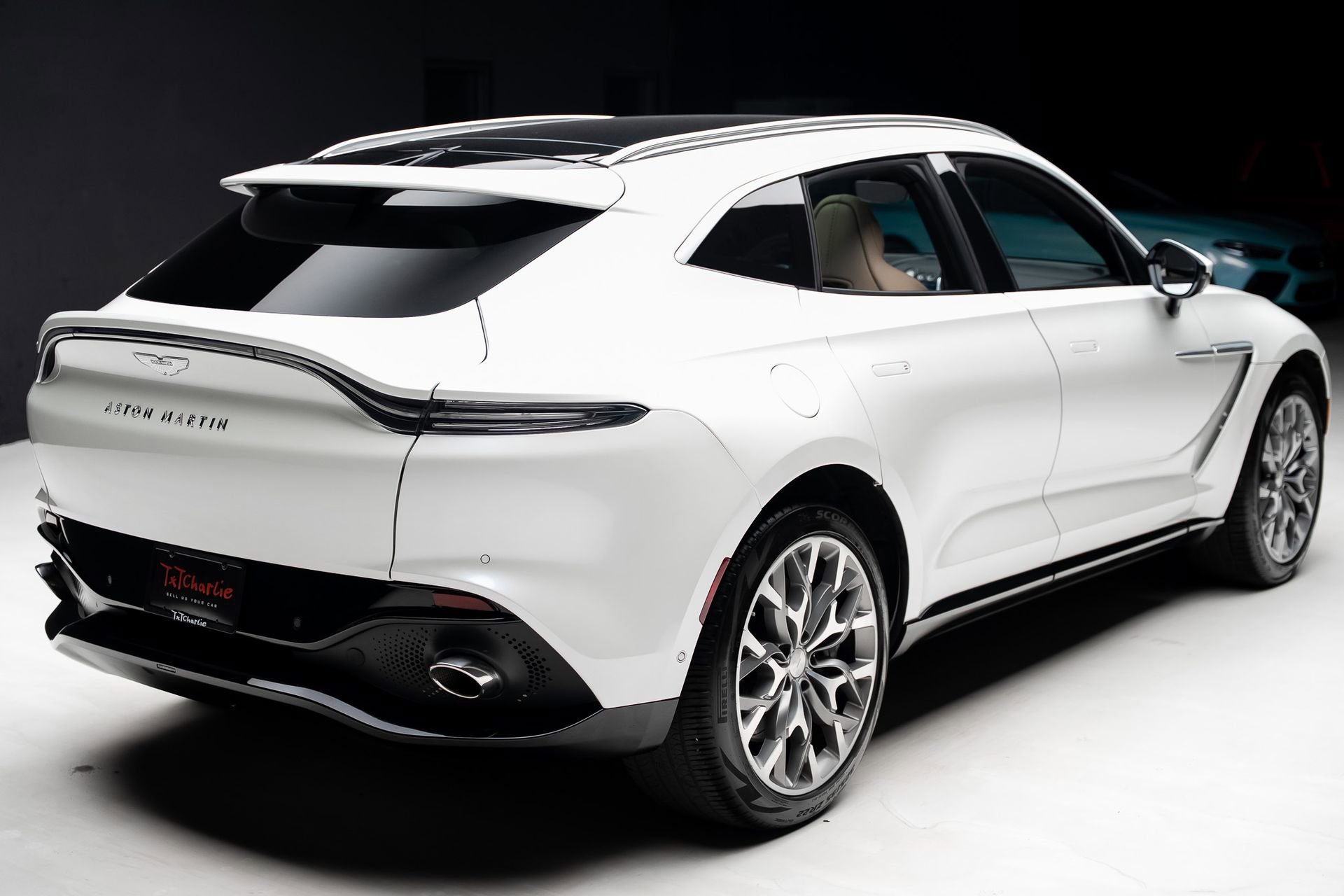 Used 2021 Aston Martin DBX AWD/4WD image 32