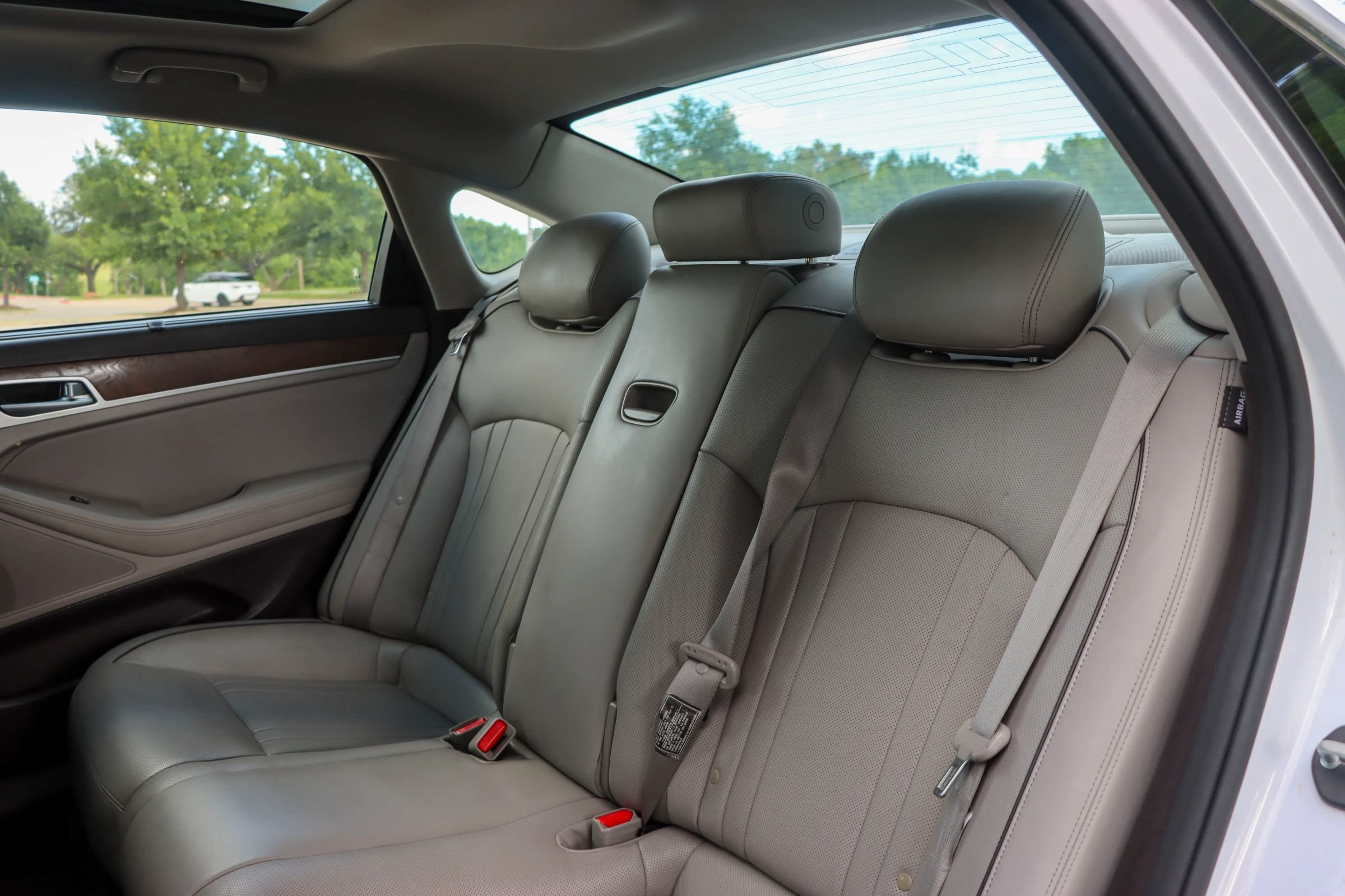 Used 2015 Hyundai Genesis 3.8 w/ Option Group 04 AWD/4WD image 17