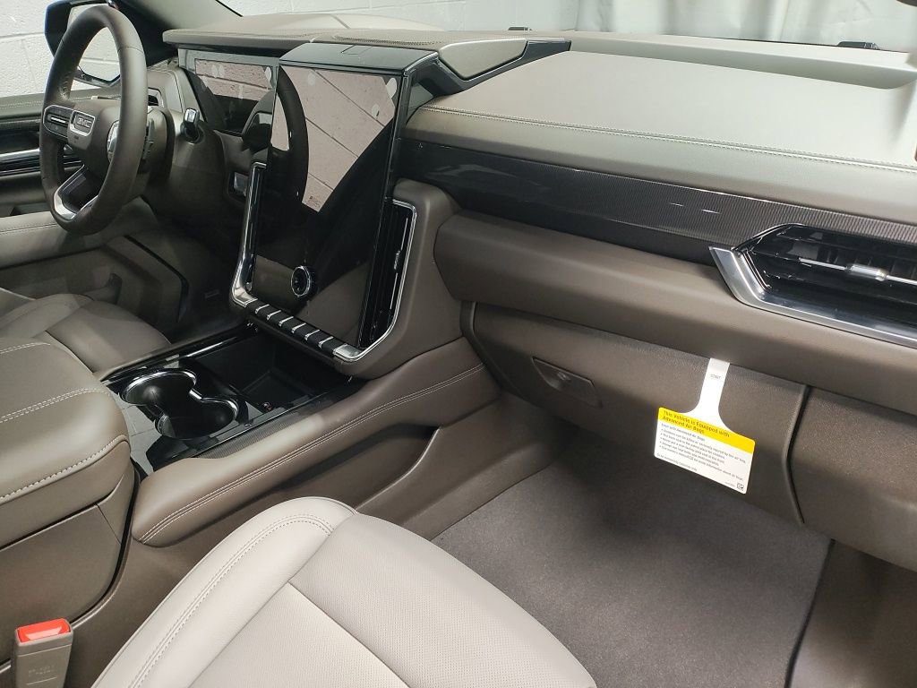 New 2026 GMC Yukon Elevation image 8