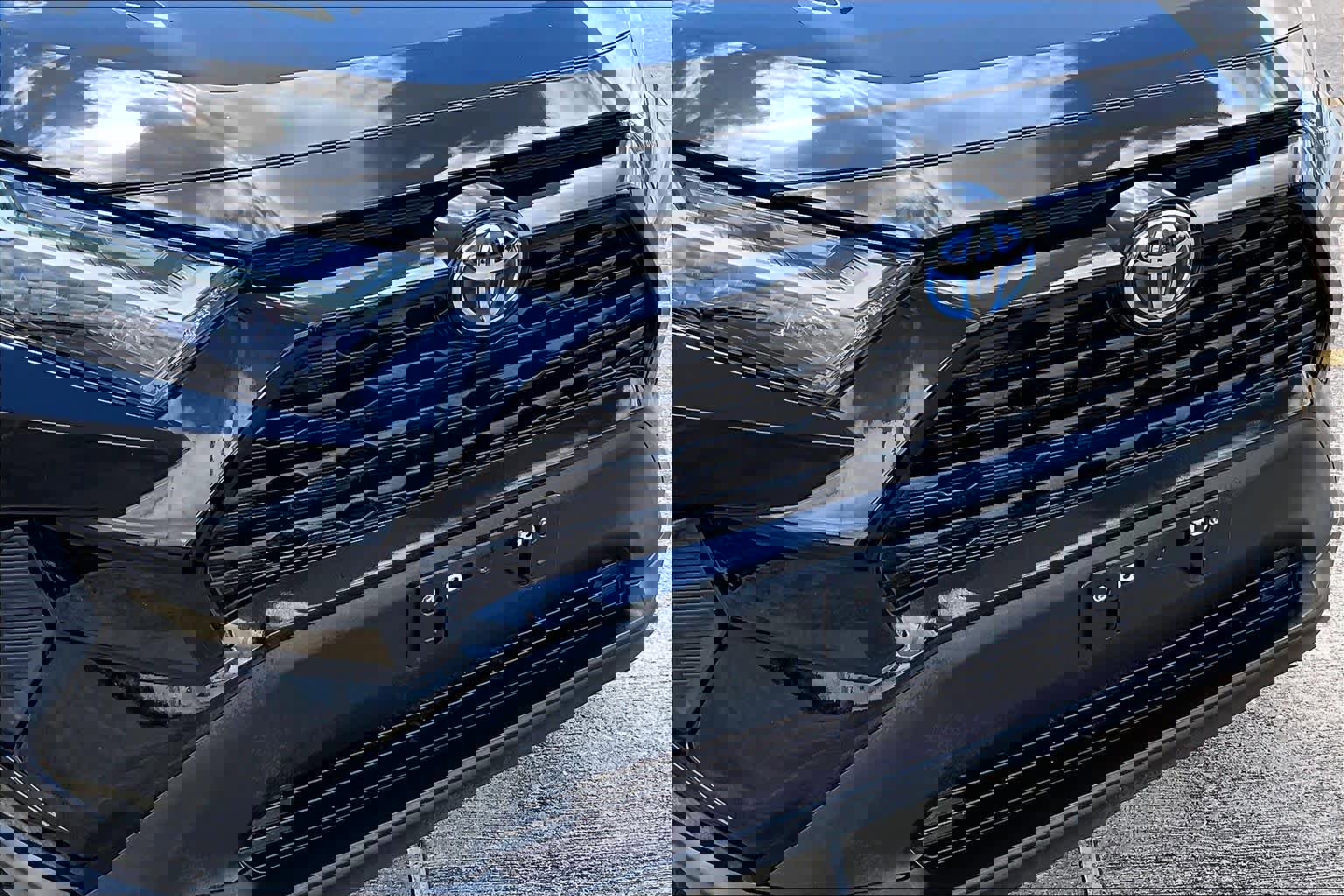 Certified 2024 Toyota RAV4 LE AWD/4WD image 29