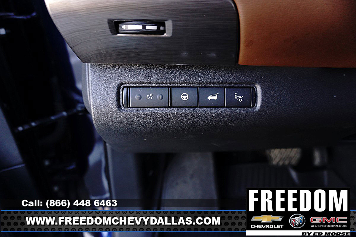 Used 2024 Nissan Pathfinder Platinum w/ Cargo Package image 23