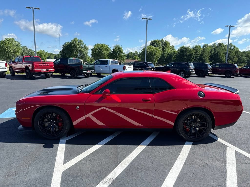 Used 2016 Dodge Challenger SRT Hellcat RWD image 5