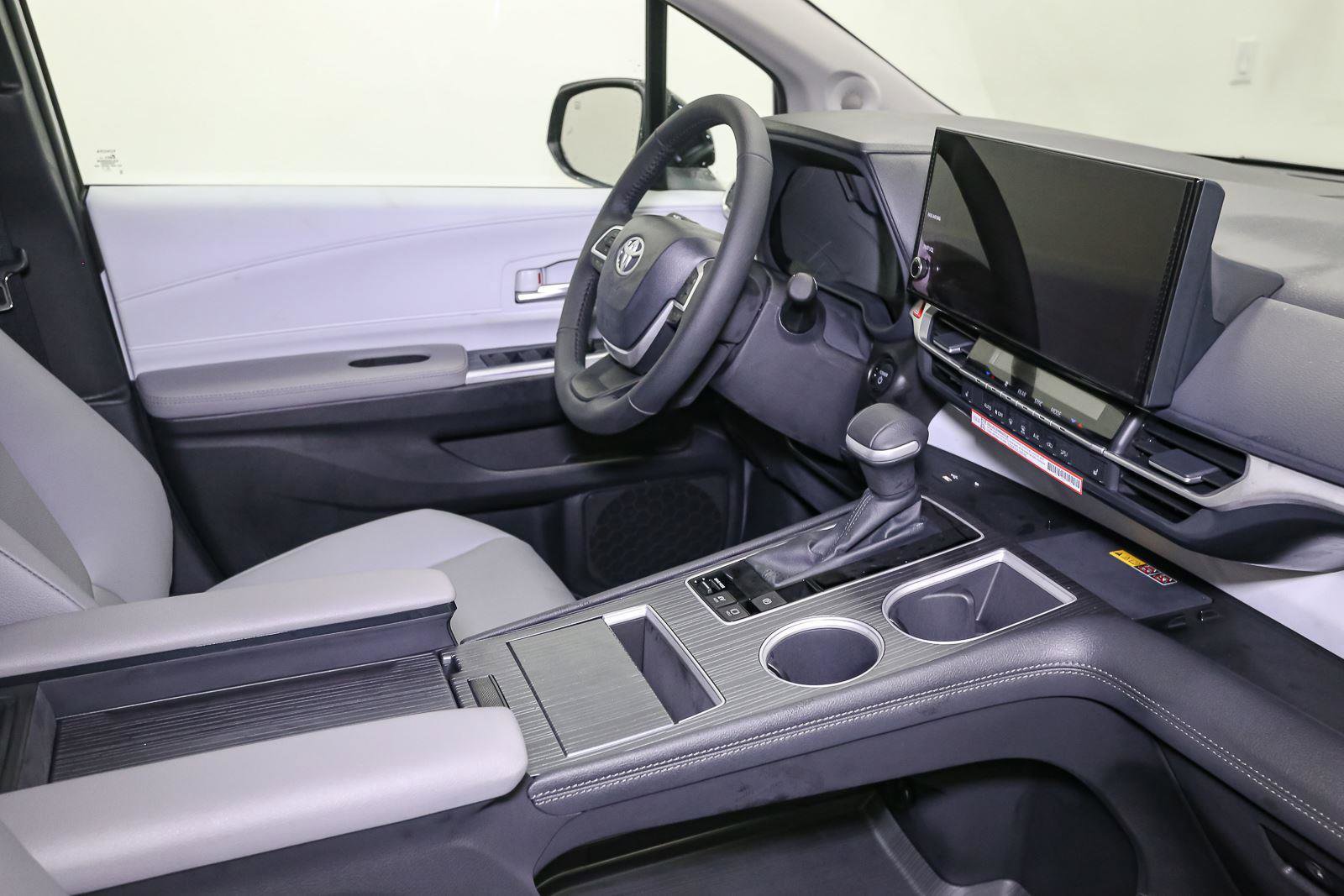 New 2026 Toyota Sienna XLE image 15