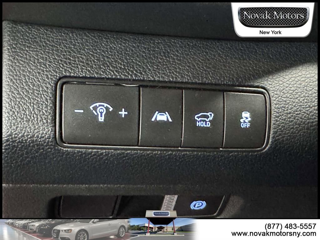 Used 2022 Hyundai Santa Fe XRT image 16