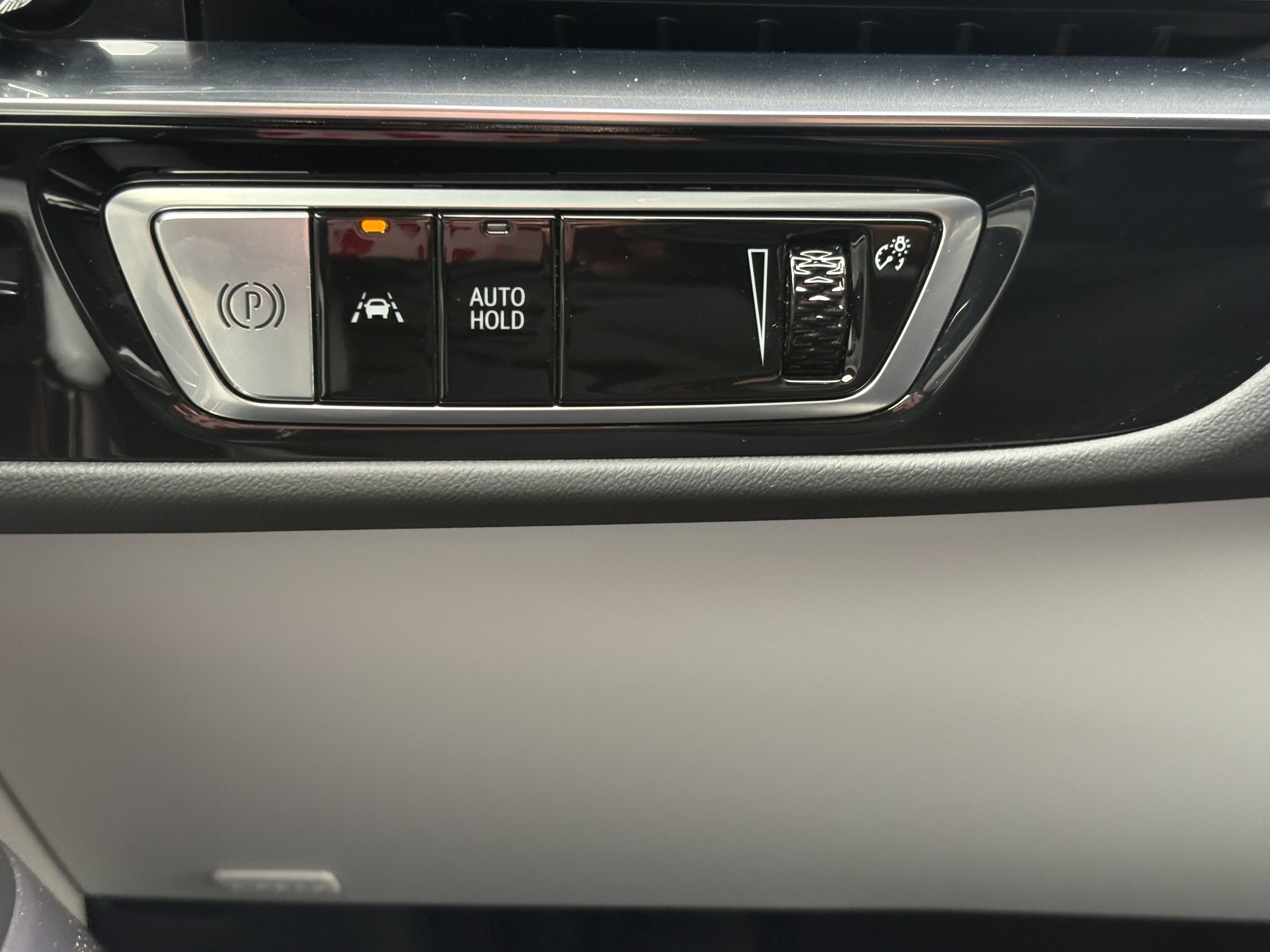 Certified 2024 Cadillac Lyriq Sport AWD/4WD image 31