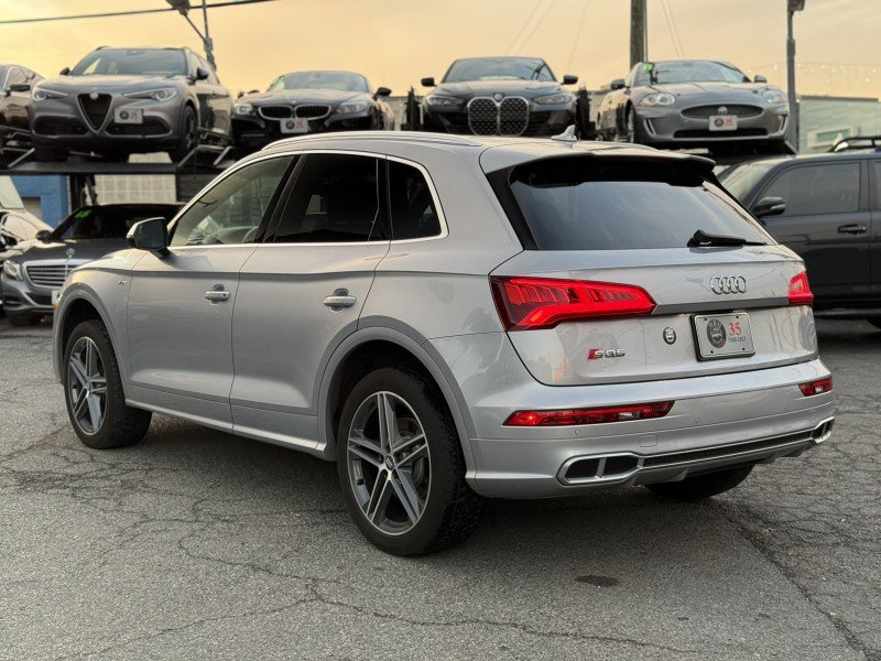 Used 2018 Audi SQ5 Premium Plus w/ Navigation Package image 5