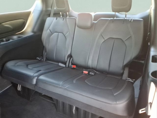 Used 2026 Chrysler Pacifica Select FWD image 22