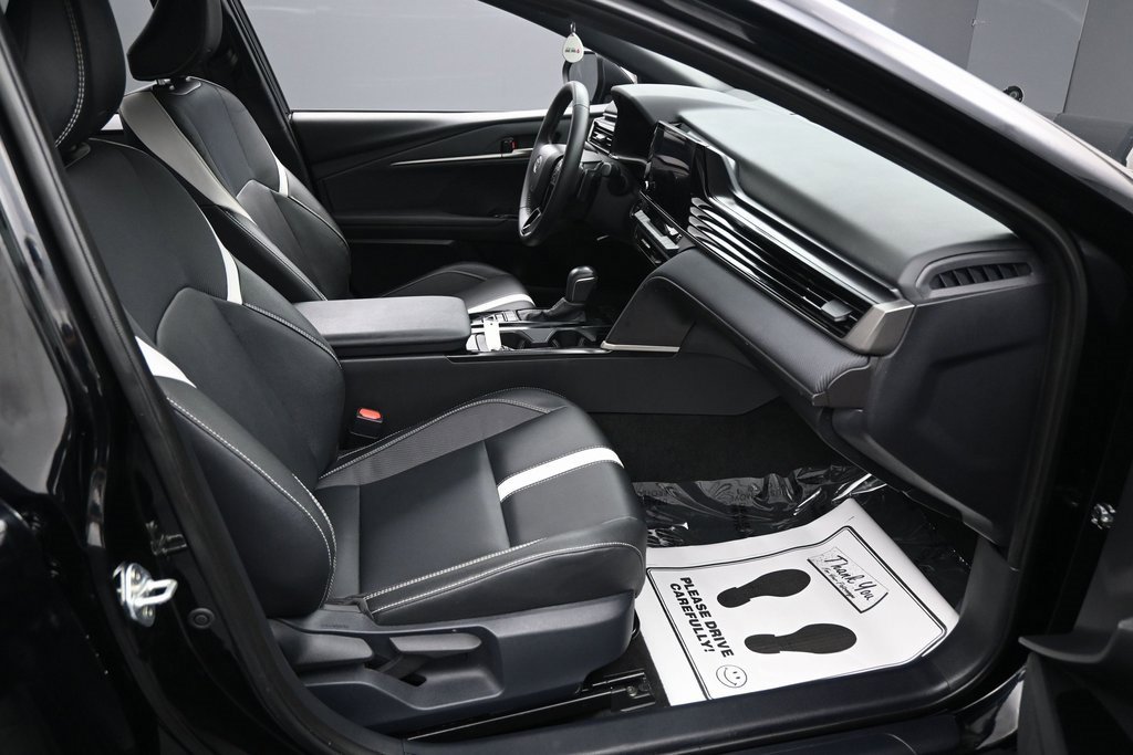 Used 2025 Toyota Camry SE image 41