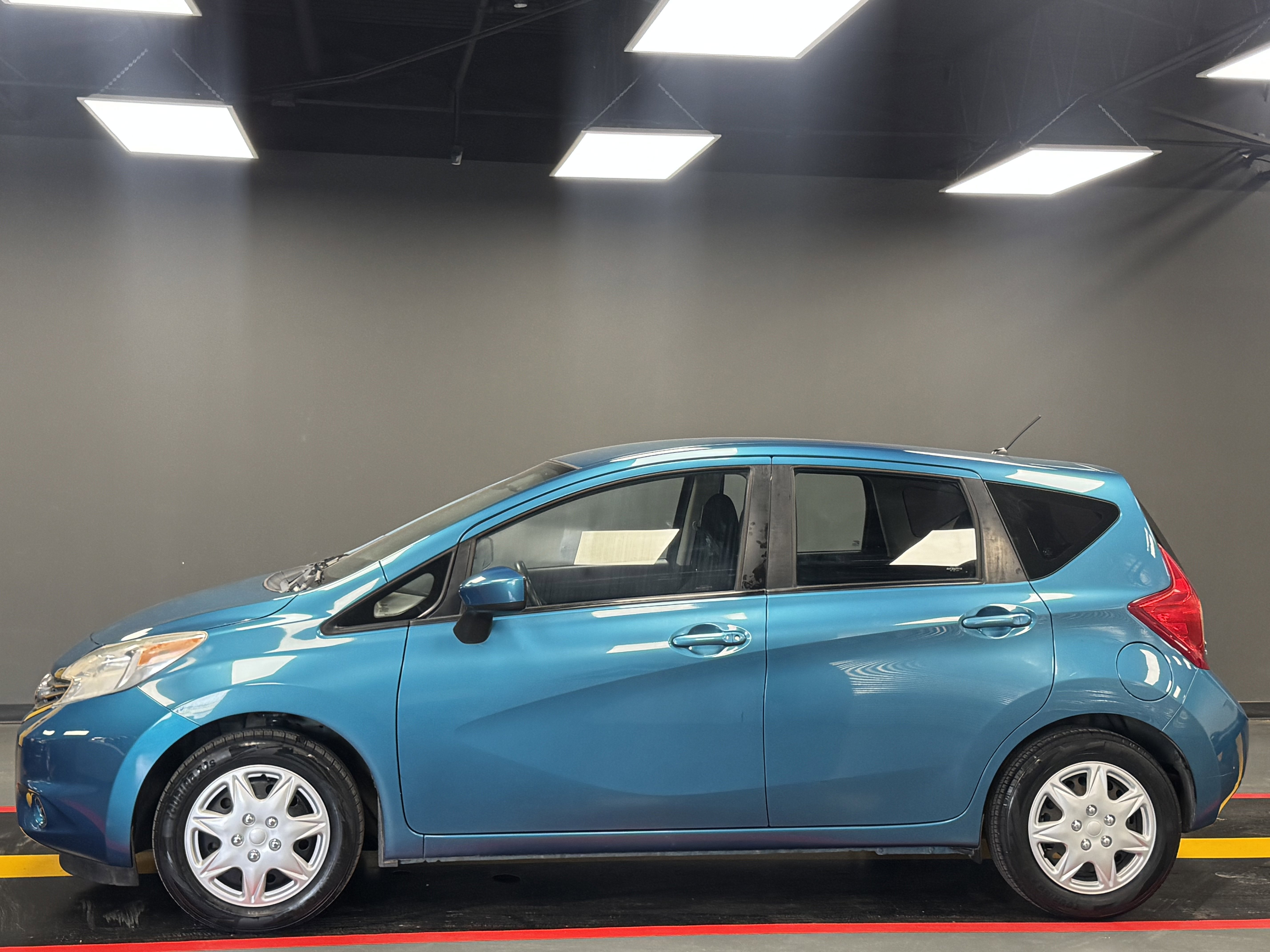 Used 2015 Nissan Versa Note SV FWD image 3
