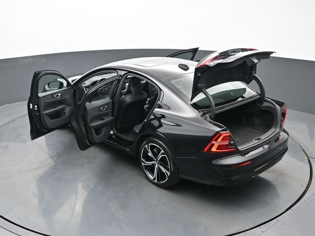 Used 2024 Volvo S60 B5 Core image 27