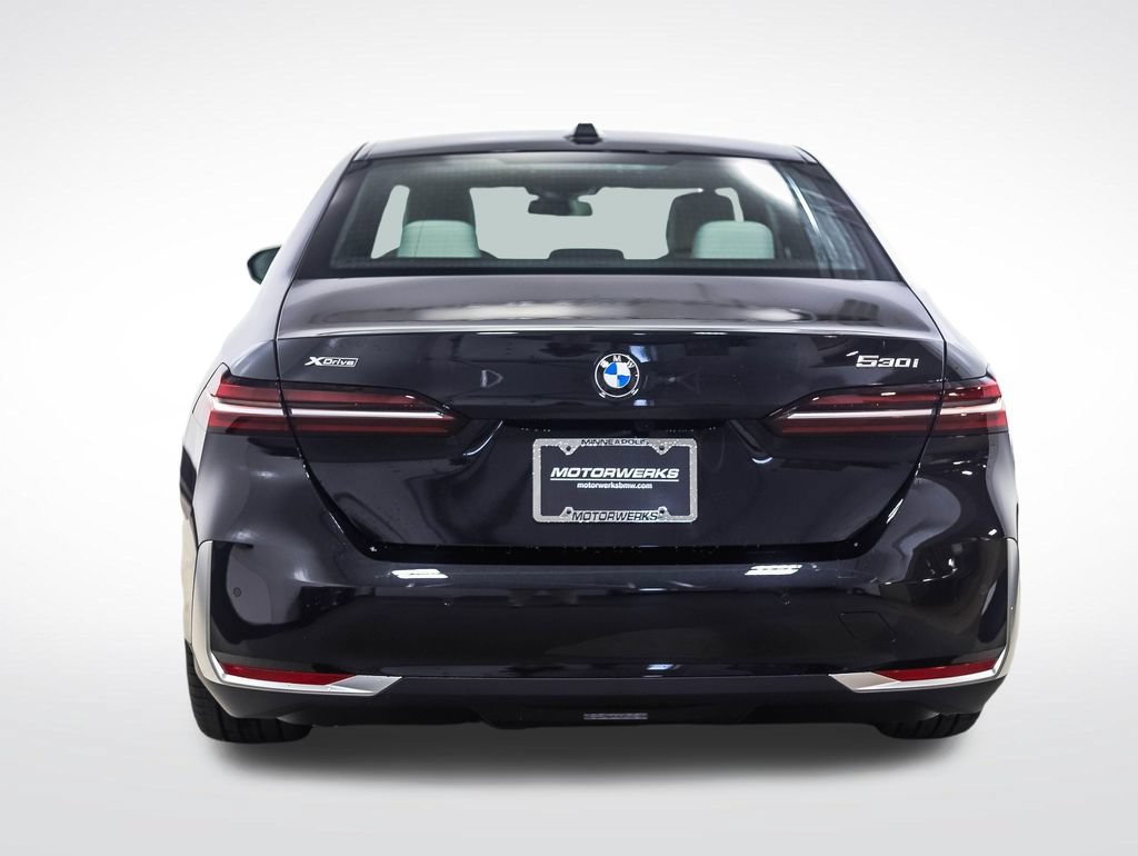 Used 2026 BMW 530i xDrive w/ Premium Package AWD/4WD image 5