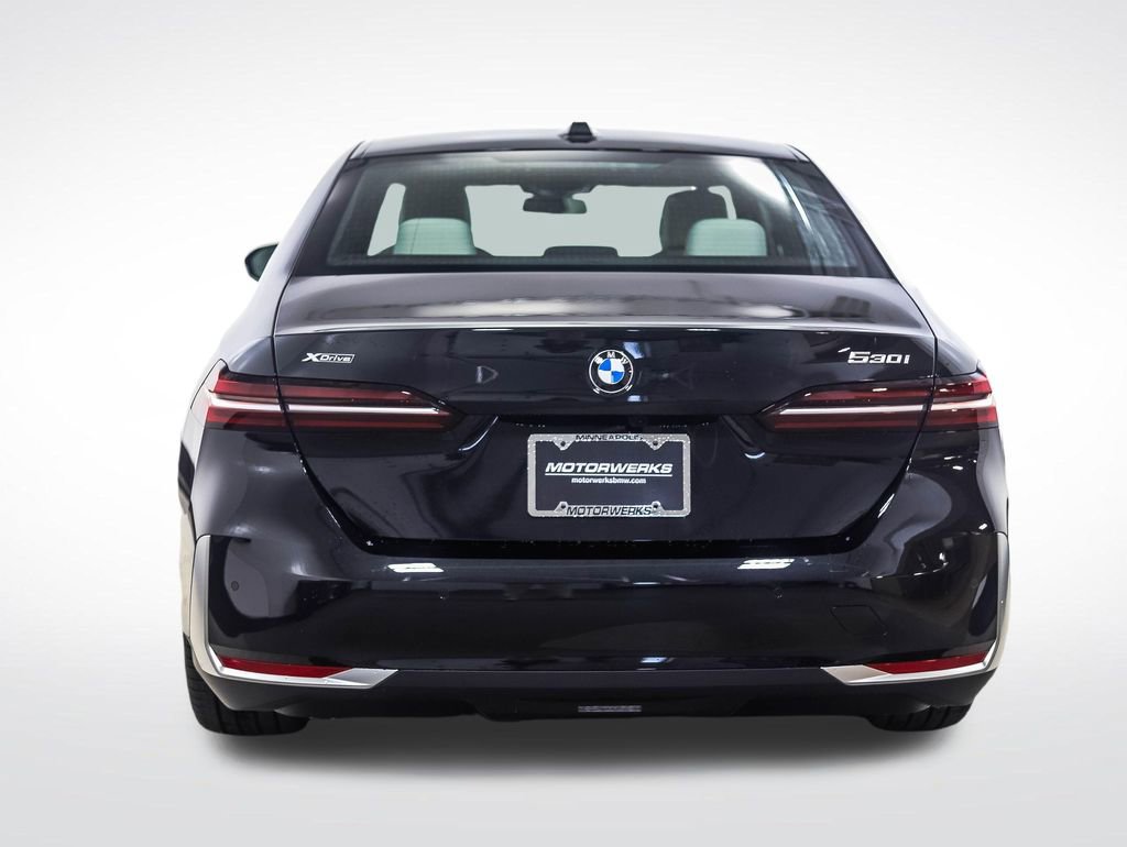 Used 2026 BMW 530i xDrive w/ Premium Package AWD/4WD image 5