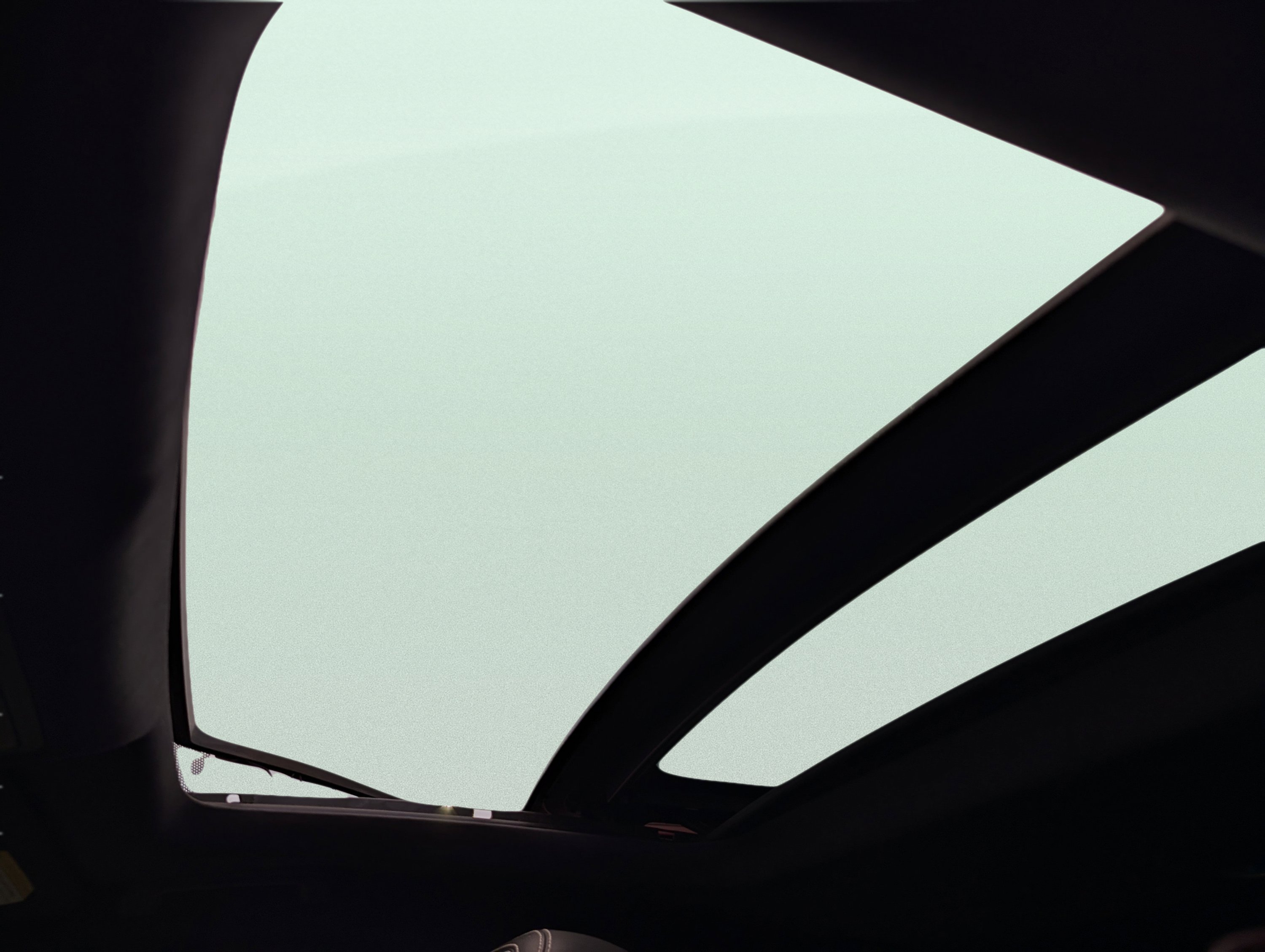 Used 2018 Jaguar XF S image 69