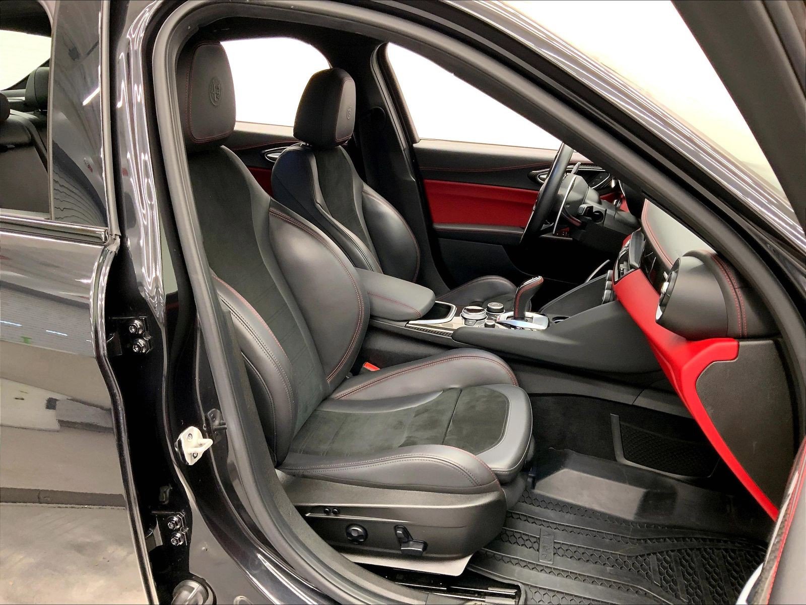 Used 2021 Alfa Romeo Giulia Quadrifoglio RWD image 19