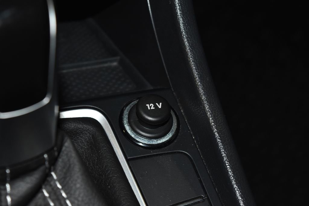 Used 2025 Volkswagen Jetta SE FWD image 17