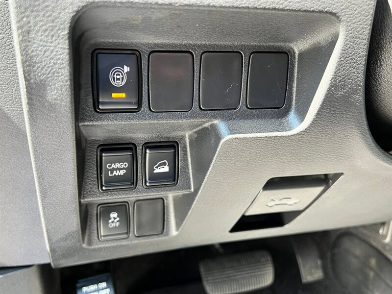 Used 2022 Nissan Frontier SV w/ Graphics Package AWD/4WD image 22