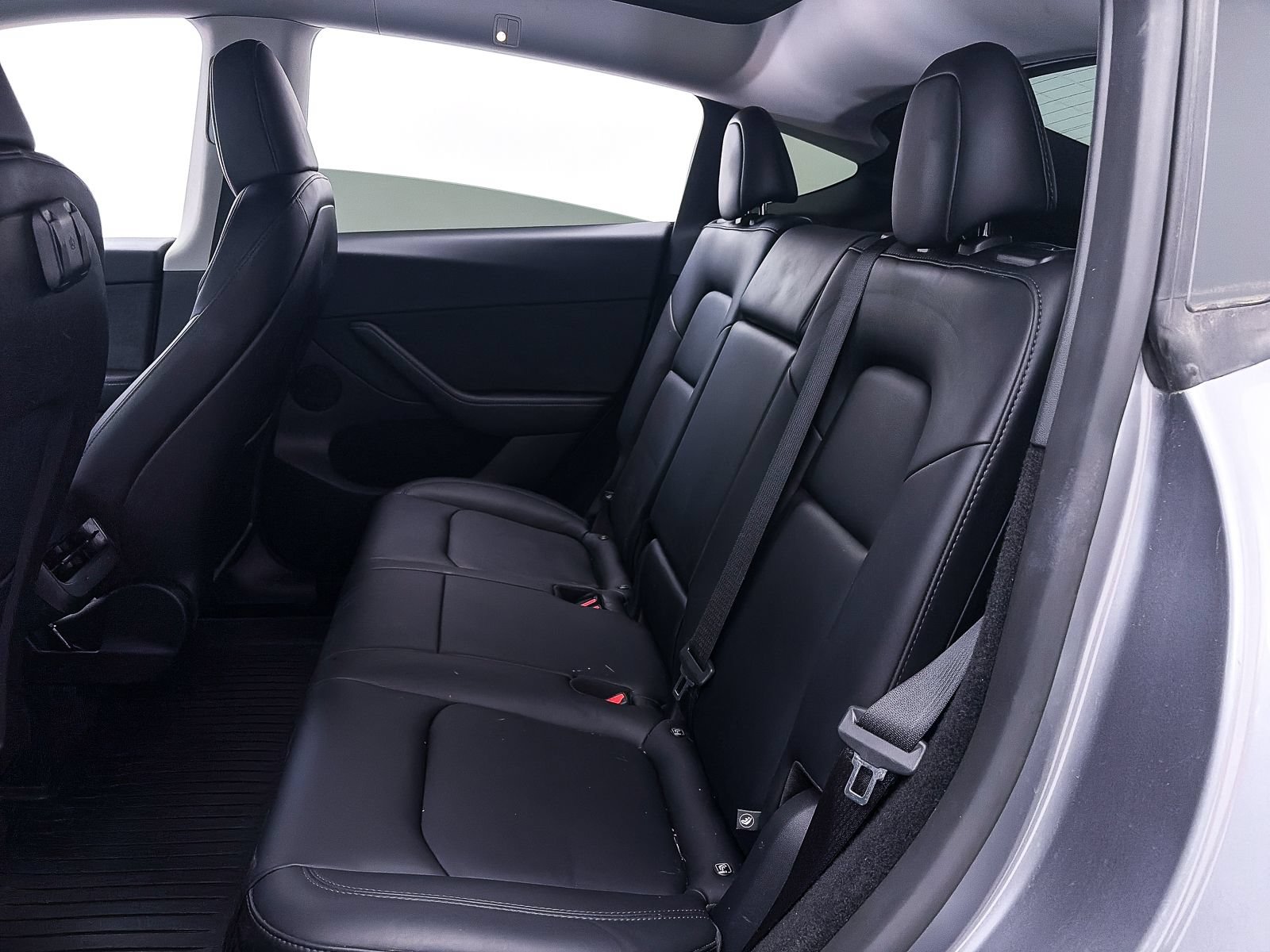 Used 2025 Tesla Model Y Long Range RWD image 35