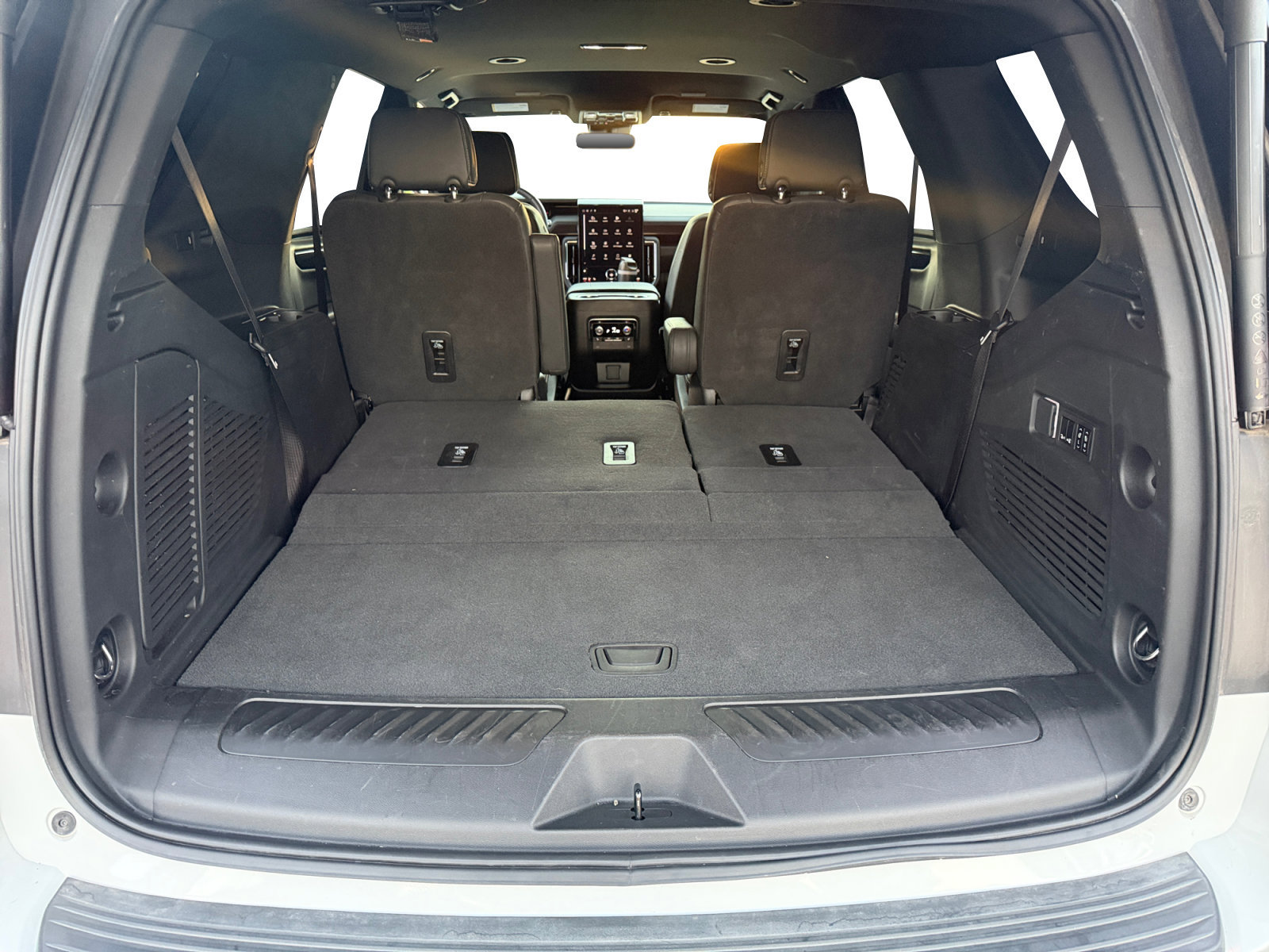 Used 2026 GMC Yukon Elevation AWD/4WD image 15