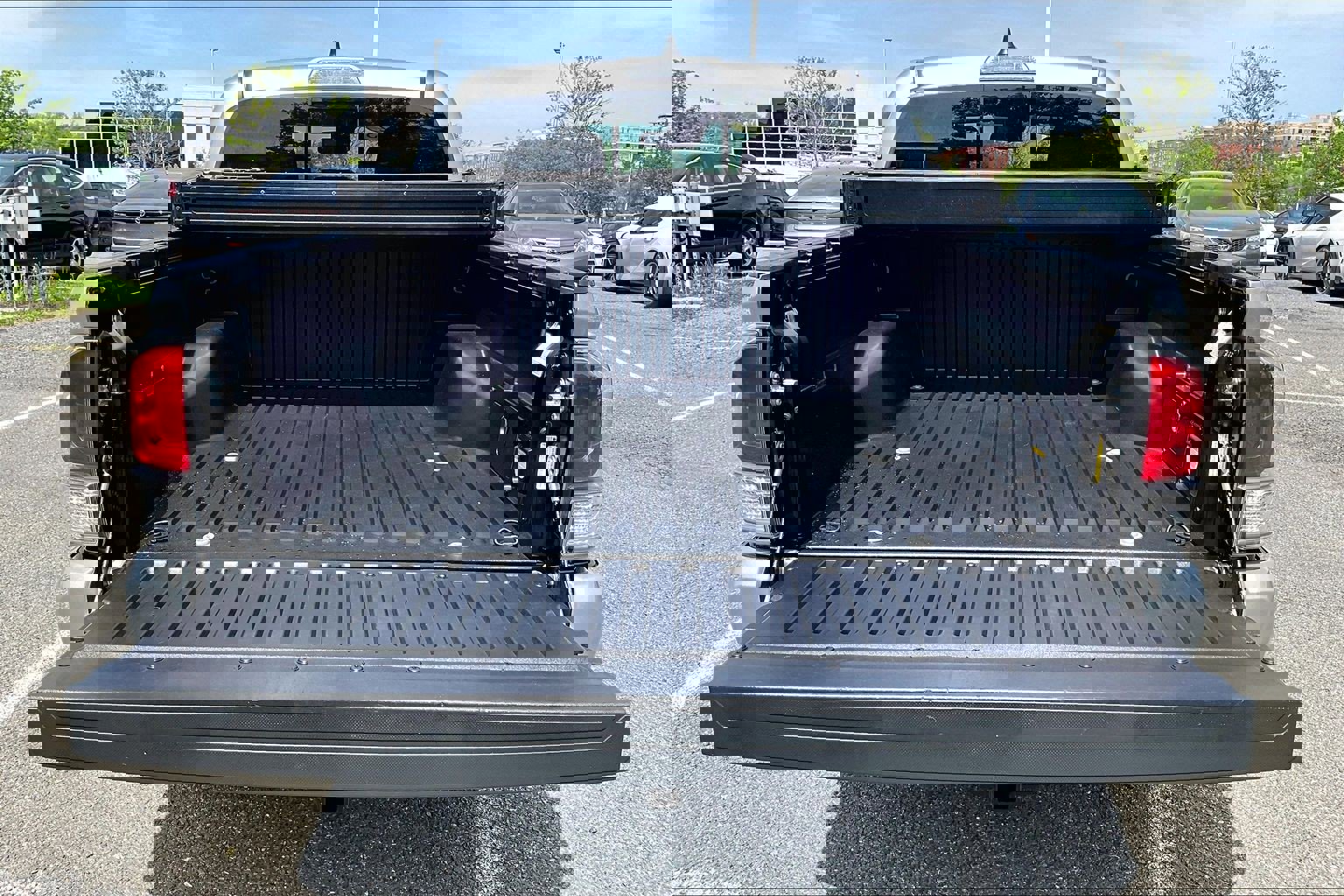 Used 2023 Toyota Tacoma TRD Sport w/ Black Out Package (TMS) AWD/4WD image 32