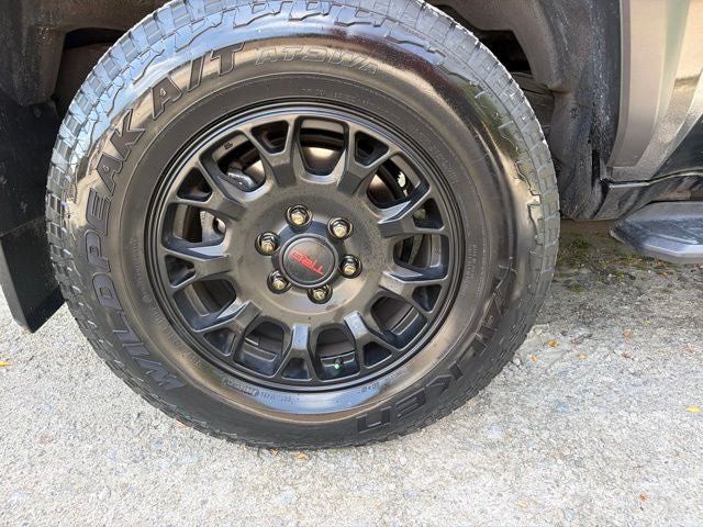 Used 2025 Toyota 4Runner TRD Off-Road Premium AWD/4WD image 31
