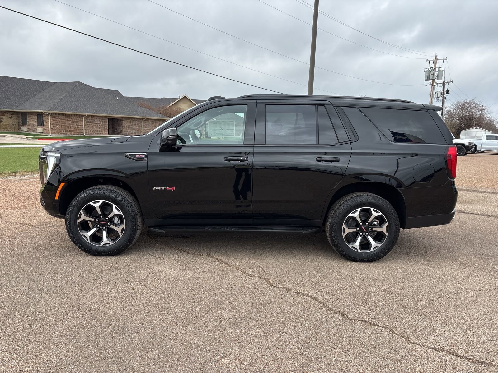 New 2026 GMC Yukon AT4 w/ LPO, Floor Liner Package image 2