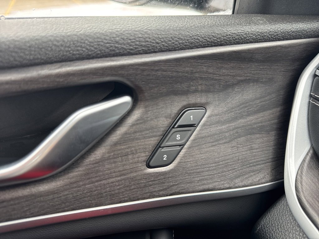 Certified 2024 Jeep Grand Cherokee L Limited w/ Luxury Tech Group II image 7