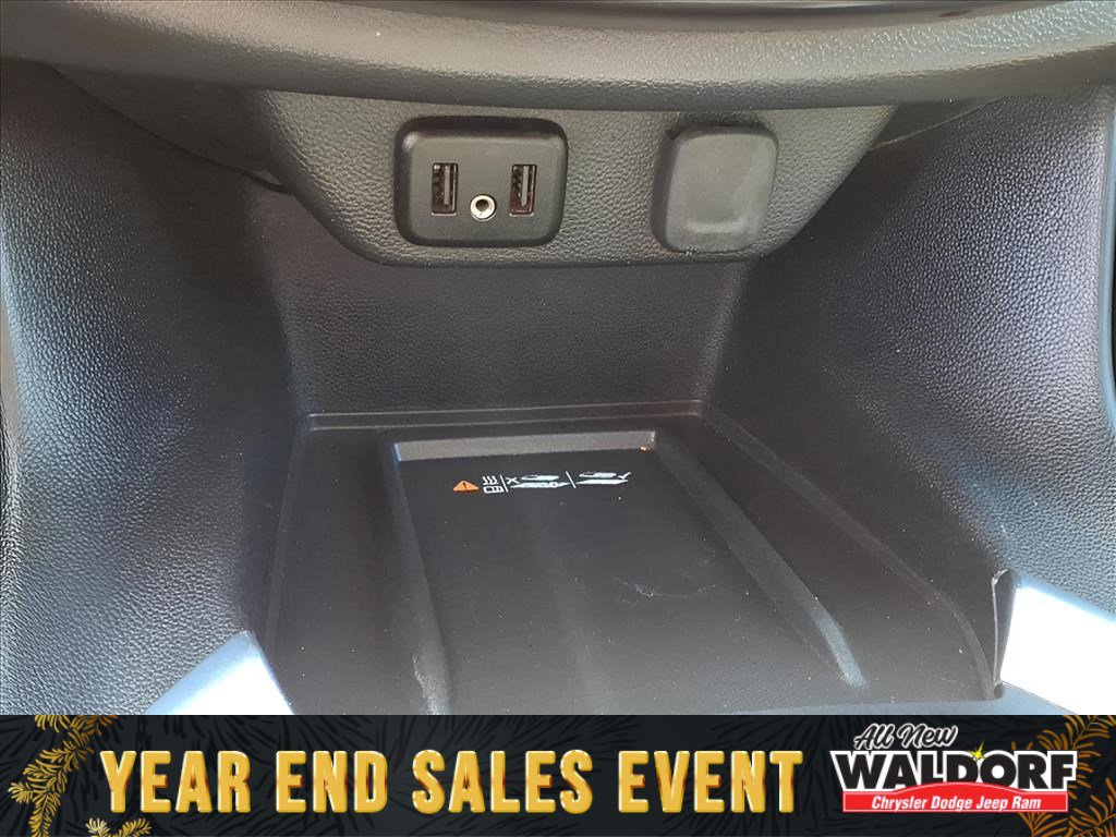 Used 2022 Chevrolet Traverse LT image 16