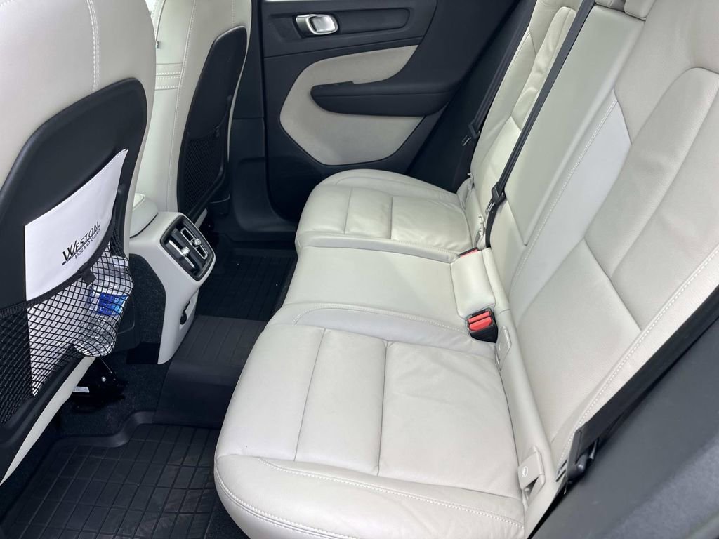 Used 2023 Volvo XC40 B4 Plus w/ Driver Assist Package image 19