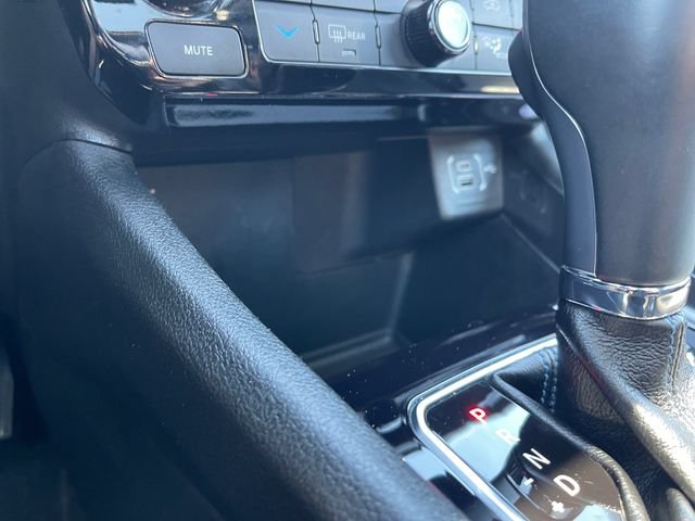 Used 2022 Jeep Compass Latitude w/ Sun and Sound Group AWD/4WD image 17