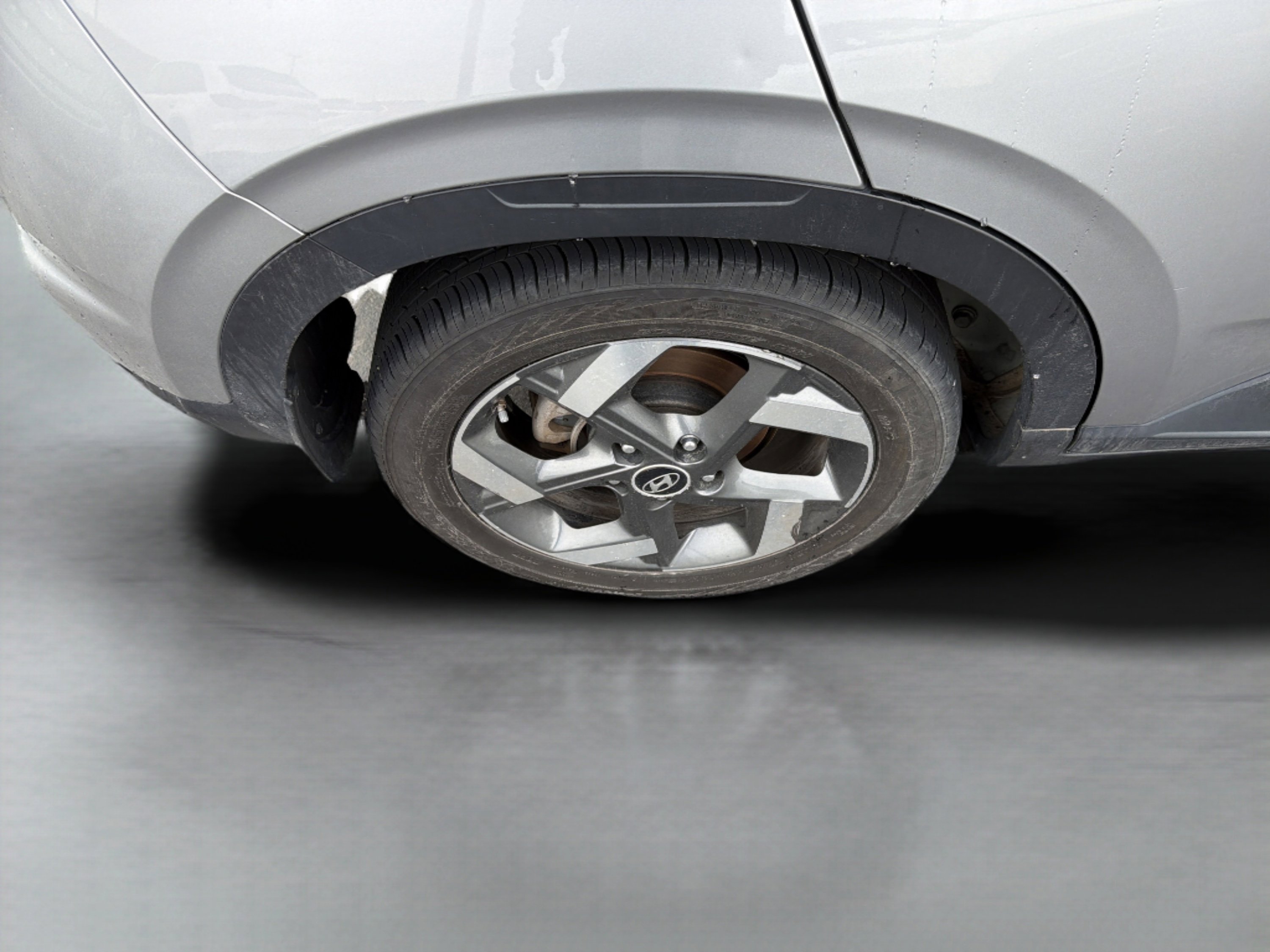 Used 2023 Hyundai Venue SEL image 32