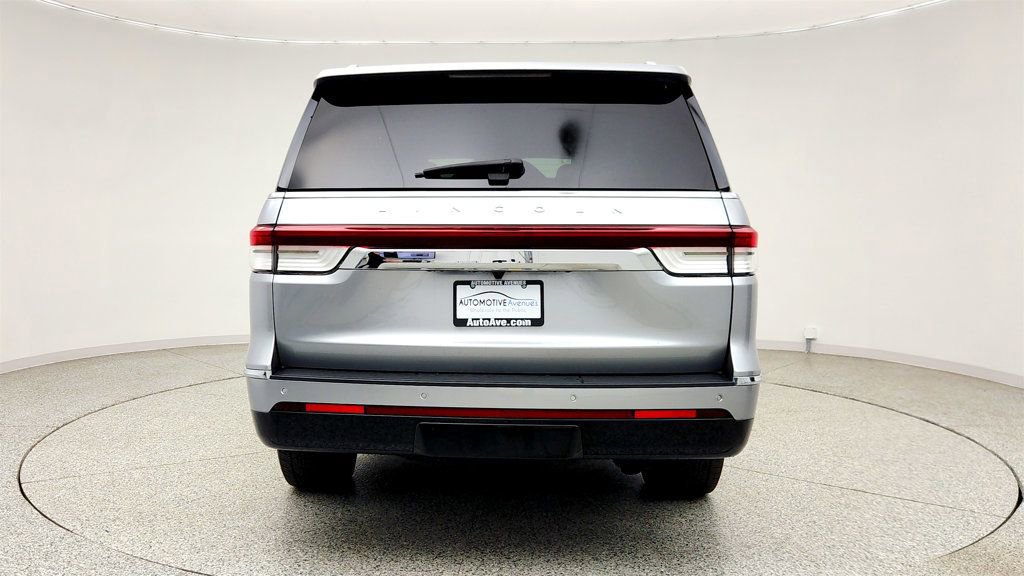 Used 2022 Lincoln Navigator Reserve RWD image 6