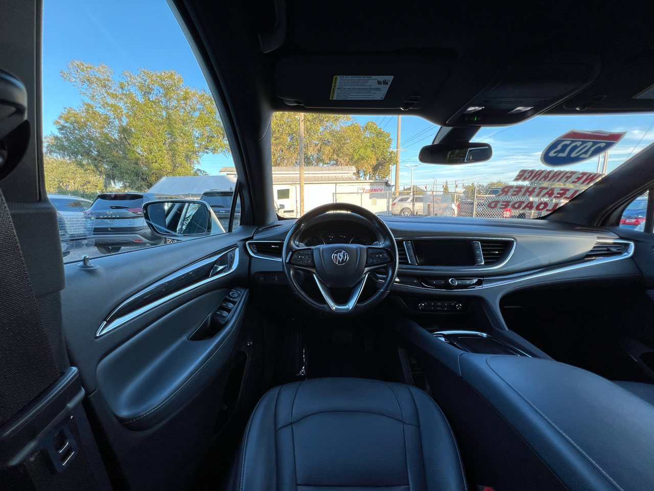 Used 2023 Buick Enclave Essence image 27