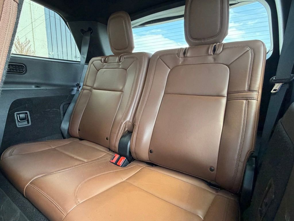 Used 2020 Lincoln Aviator Grand Touring w/ Elements Package Plus AWD/4WD image 8