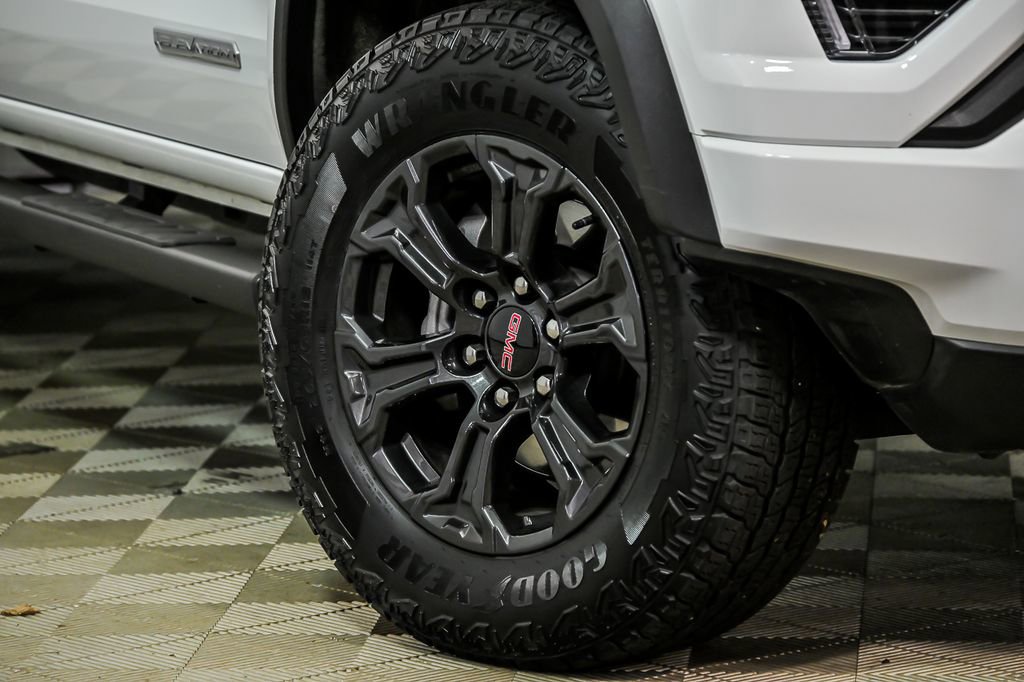 Used 2024 GMC Canyon Elevation w/ Elevation Premium Package AWD/4WD image 3