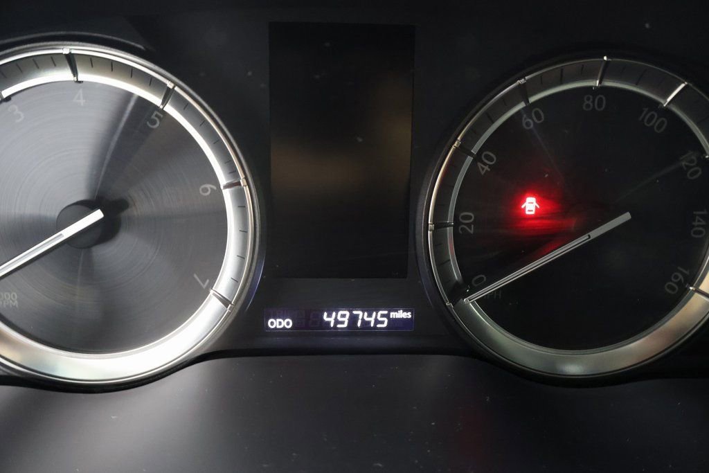 Used 2021 Lexus LX 570 4WD w/ Luxury Package image 17