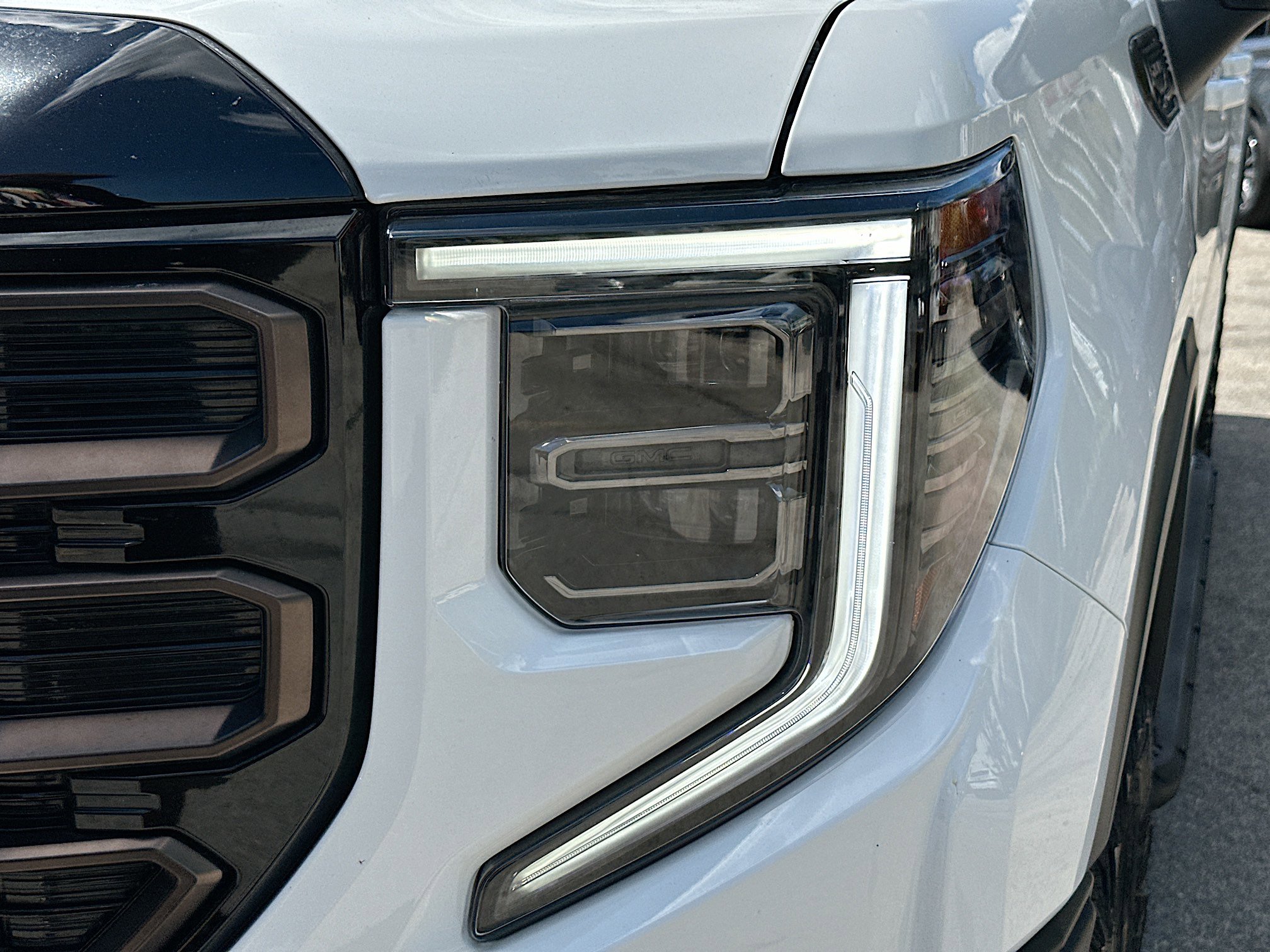Used 2024 GMC Sierra 1500 AT4X image 32