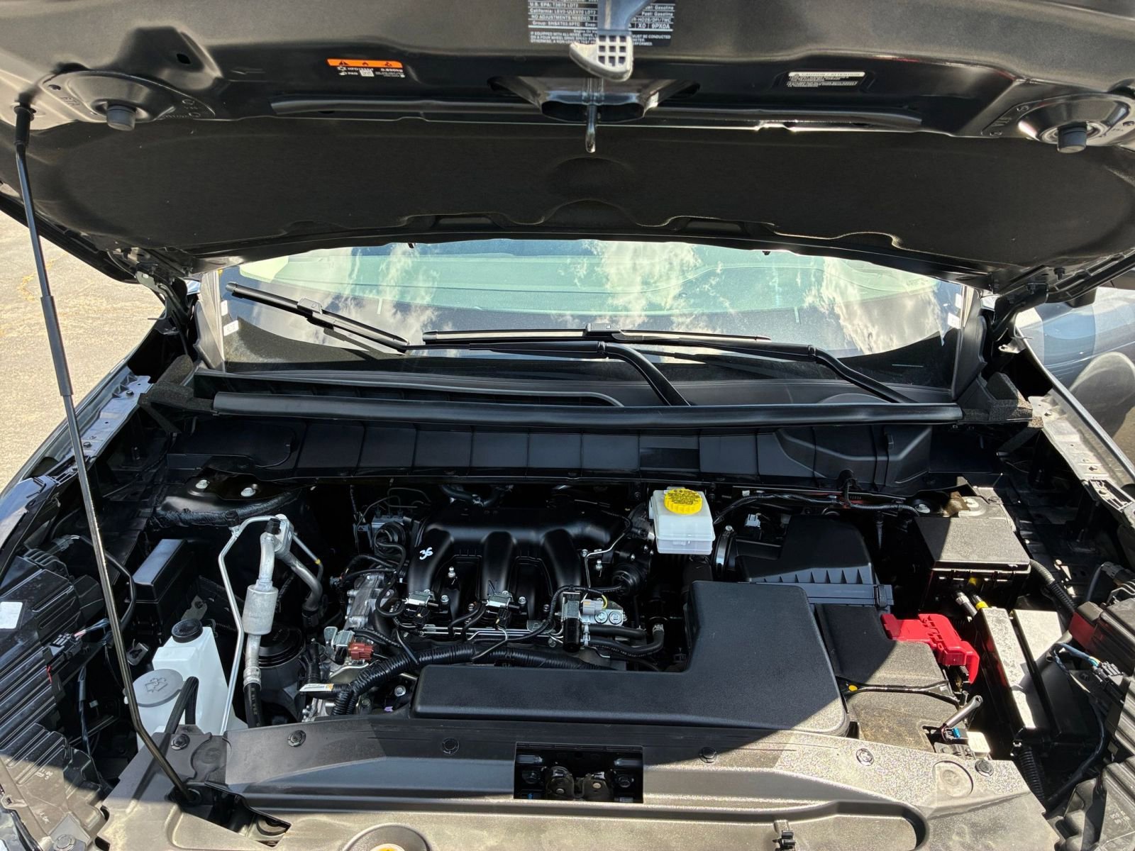 Used 2025 Nissan Pathfinder SV FWD image 35