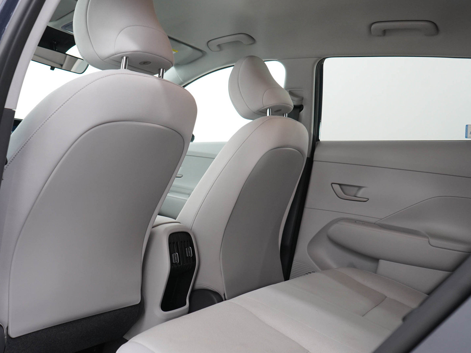 Certified 2024 Hyundai Kona SEL AWD/4WD image 17