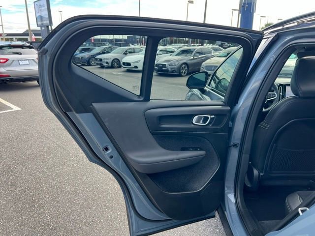 Used 2021 Volvo XC40 P8 Recharge w/ Advanced Package image 38