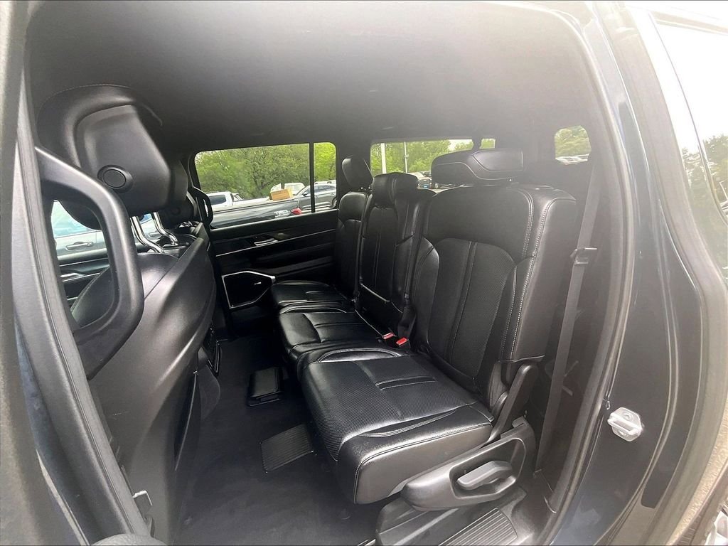 Used 2024 Jeep Wagoneer L 4WD image 15