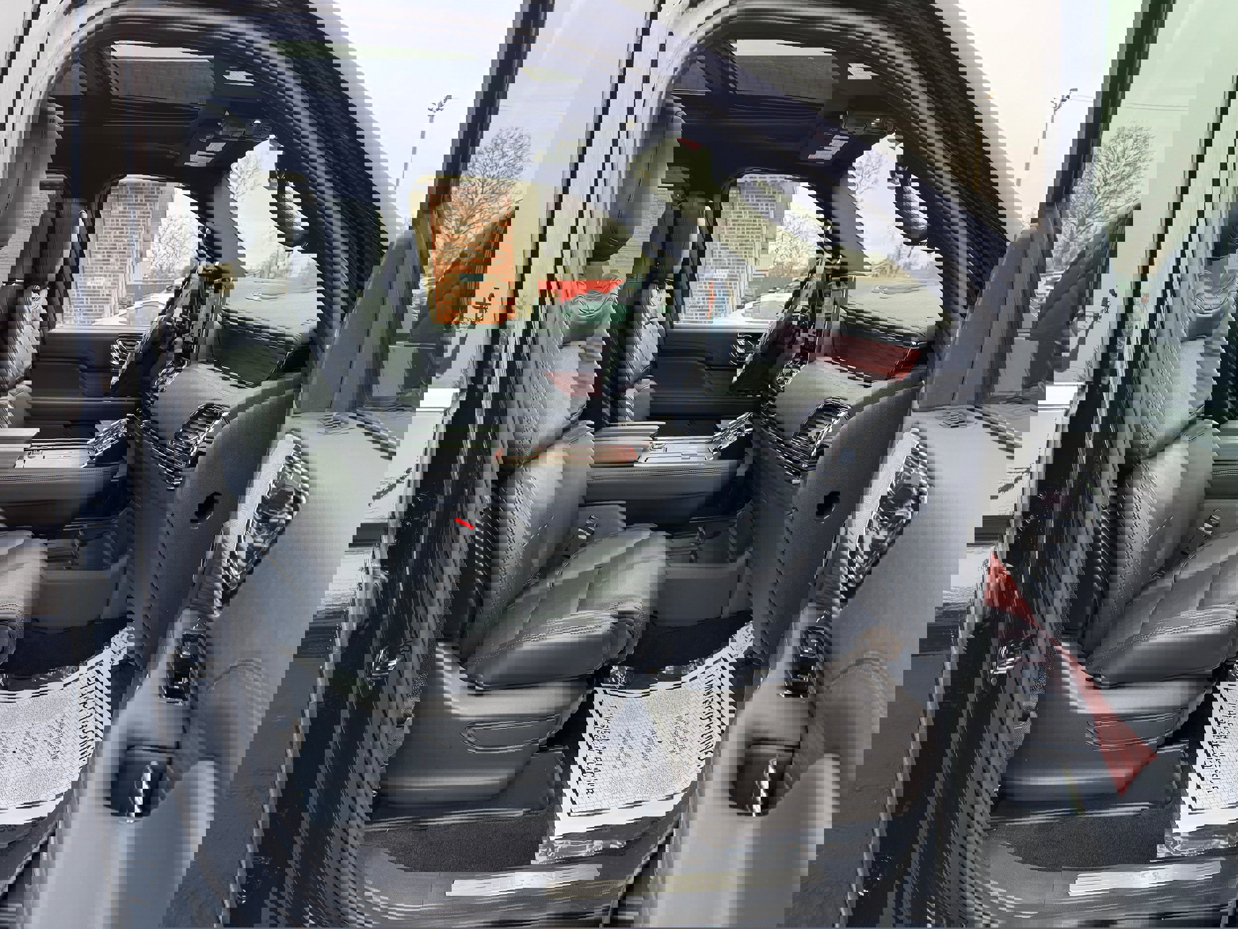 Used 2024 Lincoln Navigator Reserve image 18