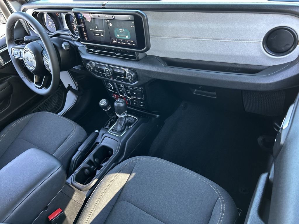 Used 2025 Jeep Wrangler Willys image 25